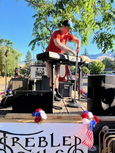2026 - AHS Alumni 4th of July Float featuring the Trebled Souls 