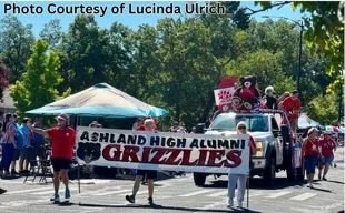 2026 - AHS Alumni 4th of July Float featuring the Trebled Souls 