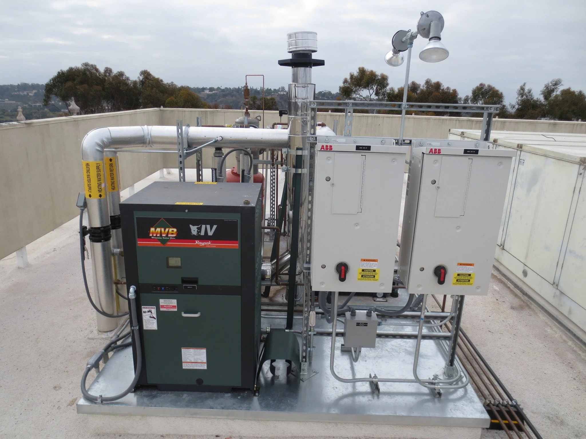 Flashback Friday to our complete boiler plant installation at a local university.
This project included high-efficiency boilers, pumps, and piping systems designed to keep campus facilities running smoothly and reliably.
At Paradigm, we’re pro