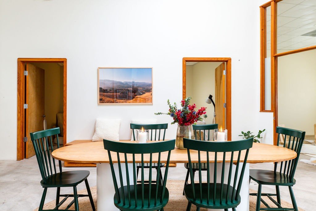 Wellness venue for retreats with easy free parking in midcity, Los Angeles. Central venue in LA