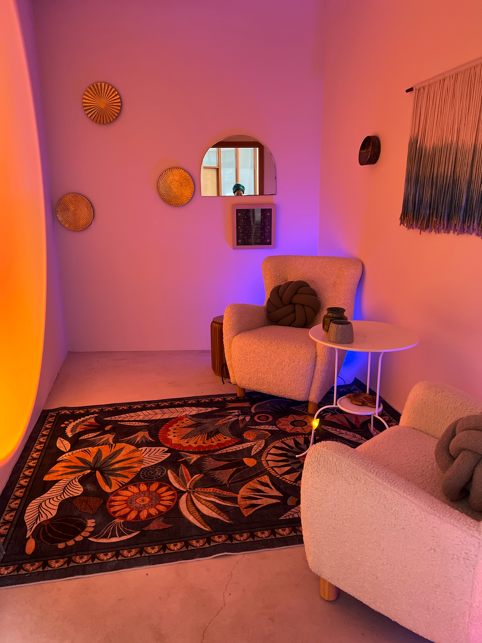  Intimate wellness studio for creators, tarot, astrology and private sessions in Los Angeles — Sueños Social Club