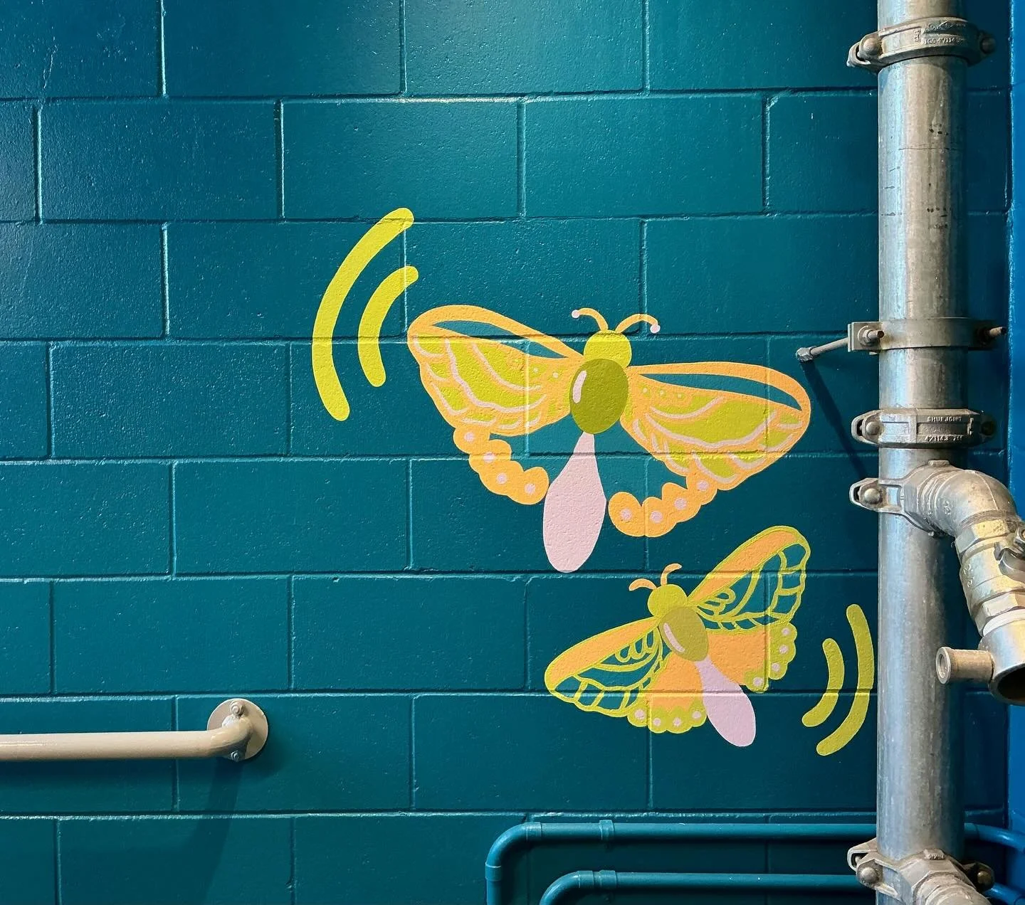 Elizabeth street car park - level 7 🅿️ The New Zealand Pūriri Moth floor 🦋

This design is my personal favourite of this car park project. I still have one more stairwell to paint which will be scattered with 7 more of these cuties - but I couldn&r