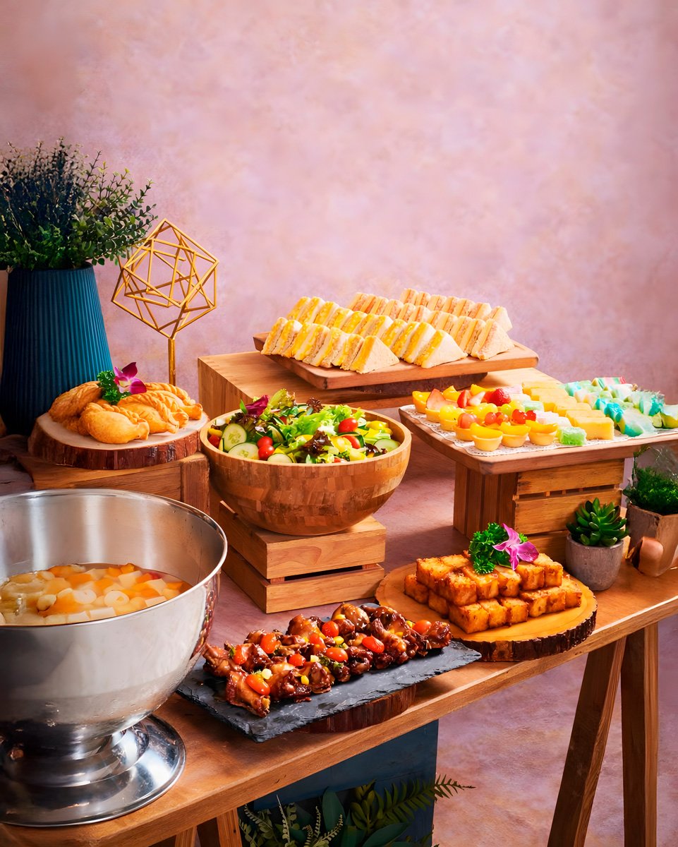 How to Cater for a Big Wedding Without Losing the Intimacy