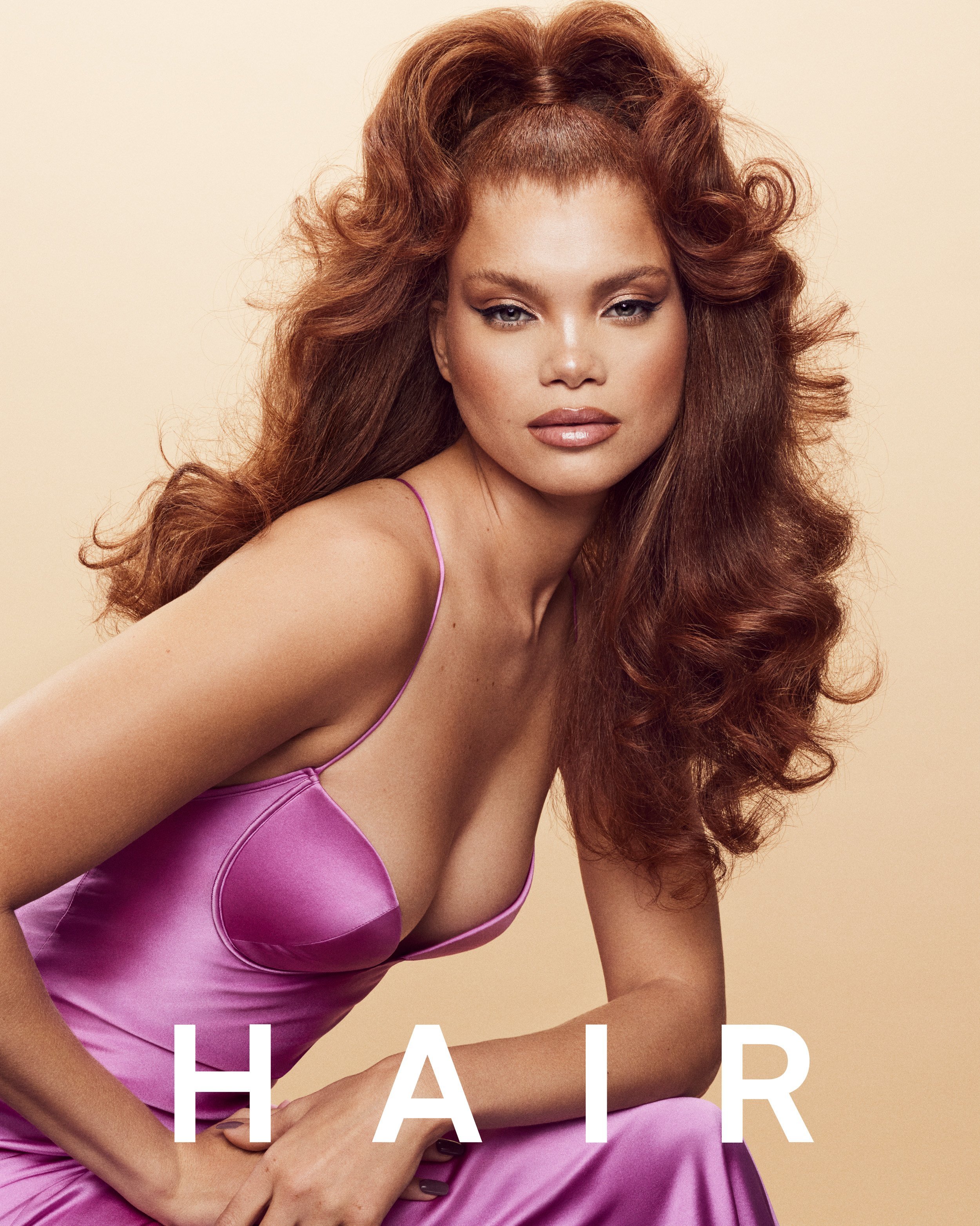 FH_SUM24_T2BEAUTY_CARMEN_LOOK2_SLEEKMORES_60SHALFUPDO_FINALLOOK_0162-logo-bottom.jpg