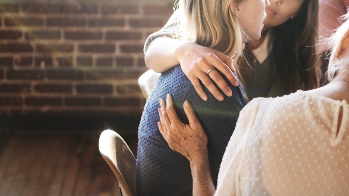 PMS vs. PMDD vs. PCOS: Understanding the Differences and Getting the Support You Need