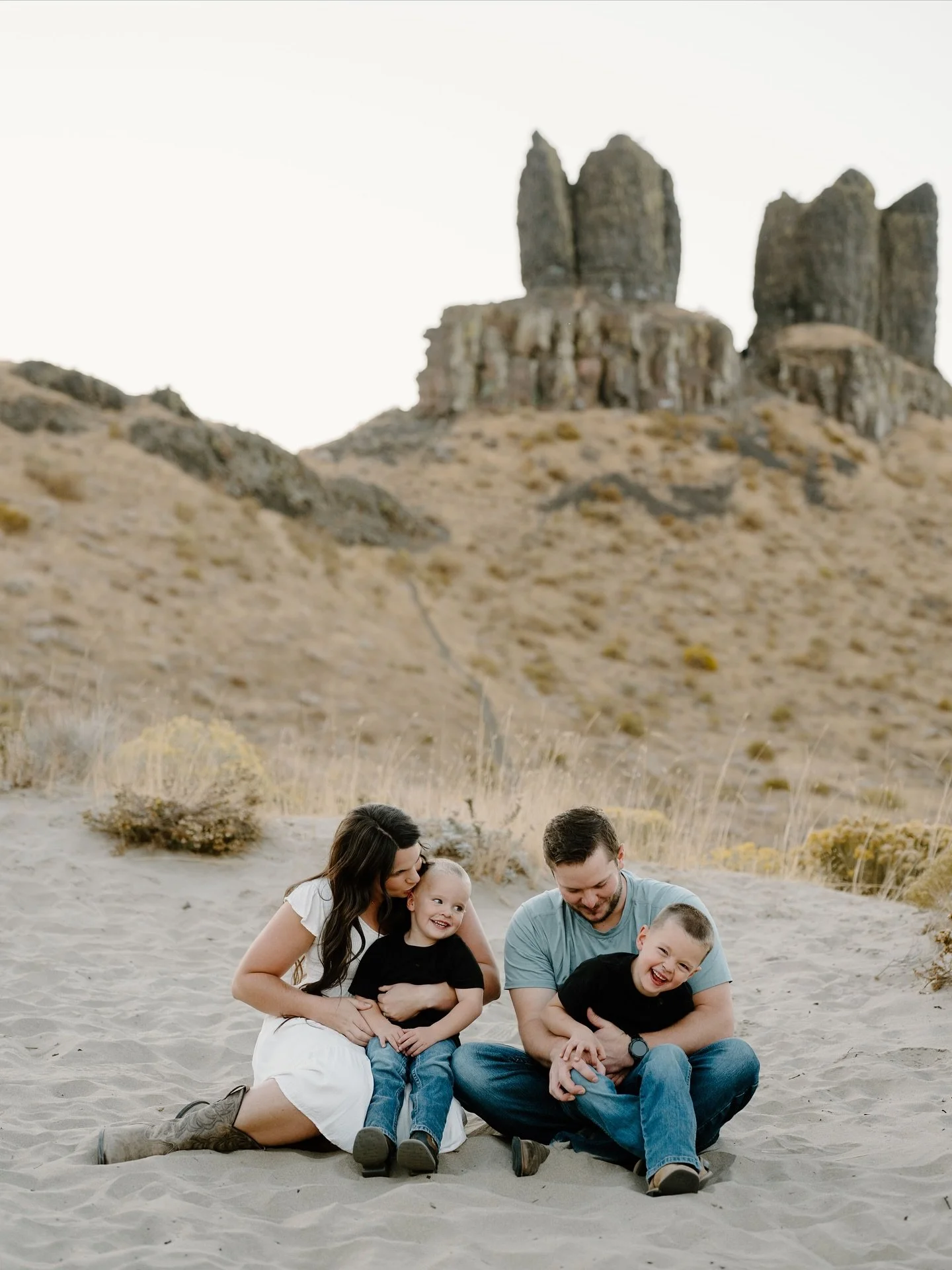 It&rsquo;s picture day and mom just wants oneeee good photo 😉

..girl I gotchu 🫶🏻