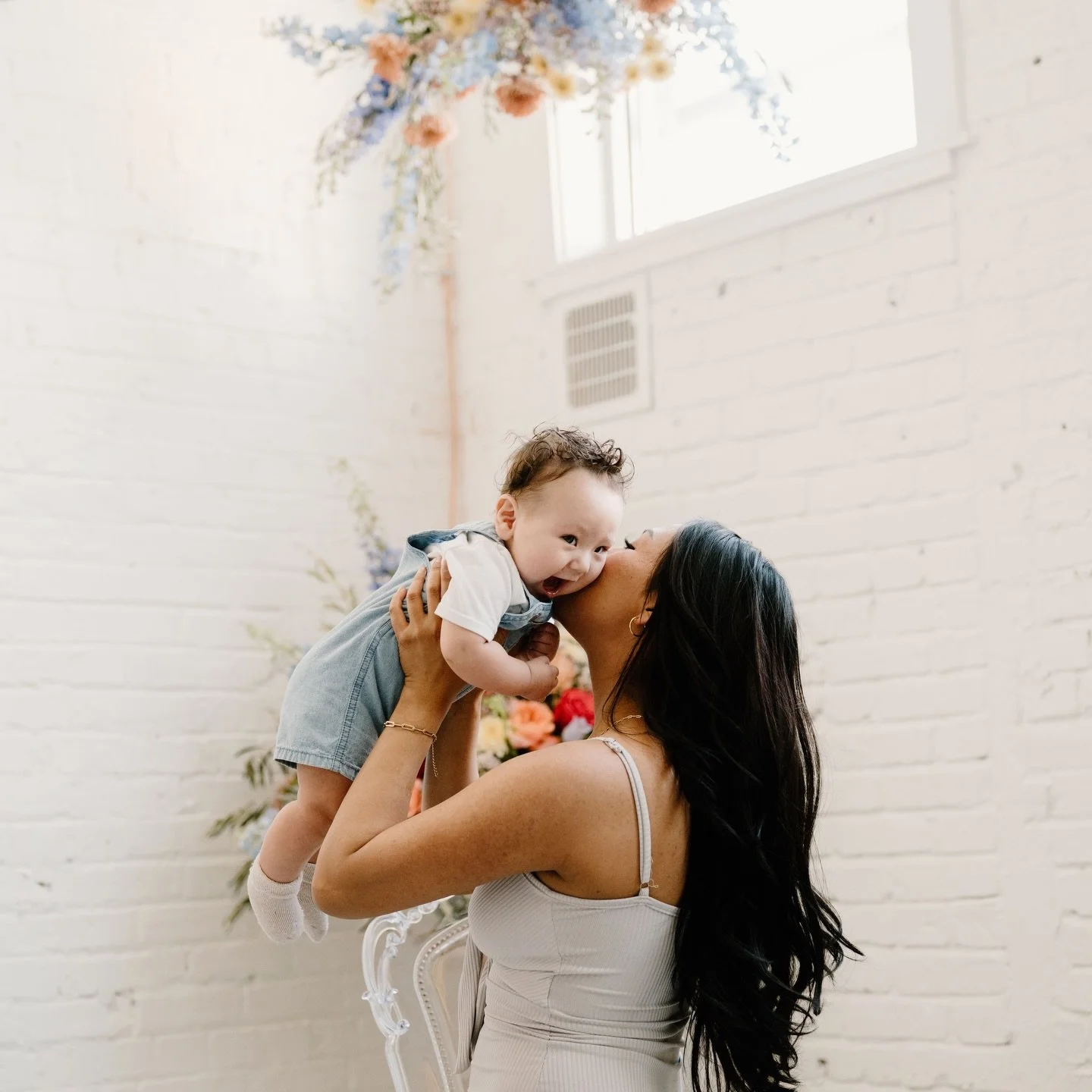 Oh em geee.
Early reservation for the annual motherhood mini event available this WEDNESDAY for email subscribers!

Make sure you&rsquo;re on the list, and in the photos, mama. 📸✨