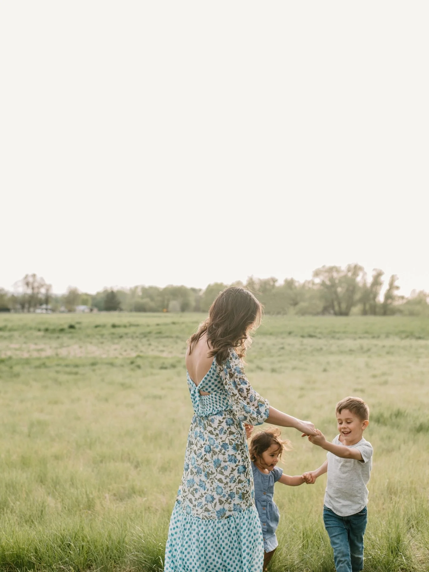 It&rsquo;s officially motherhood minis week and I thought I&rsquo;d throw it baaaack to how this whole idea came to life.

2021 was such a defining year, coming out of the haze of the year before and squeezing our families, our babies, a little tight