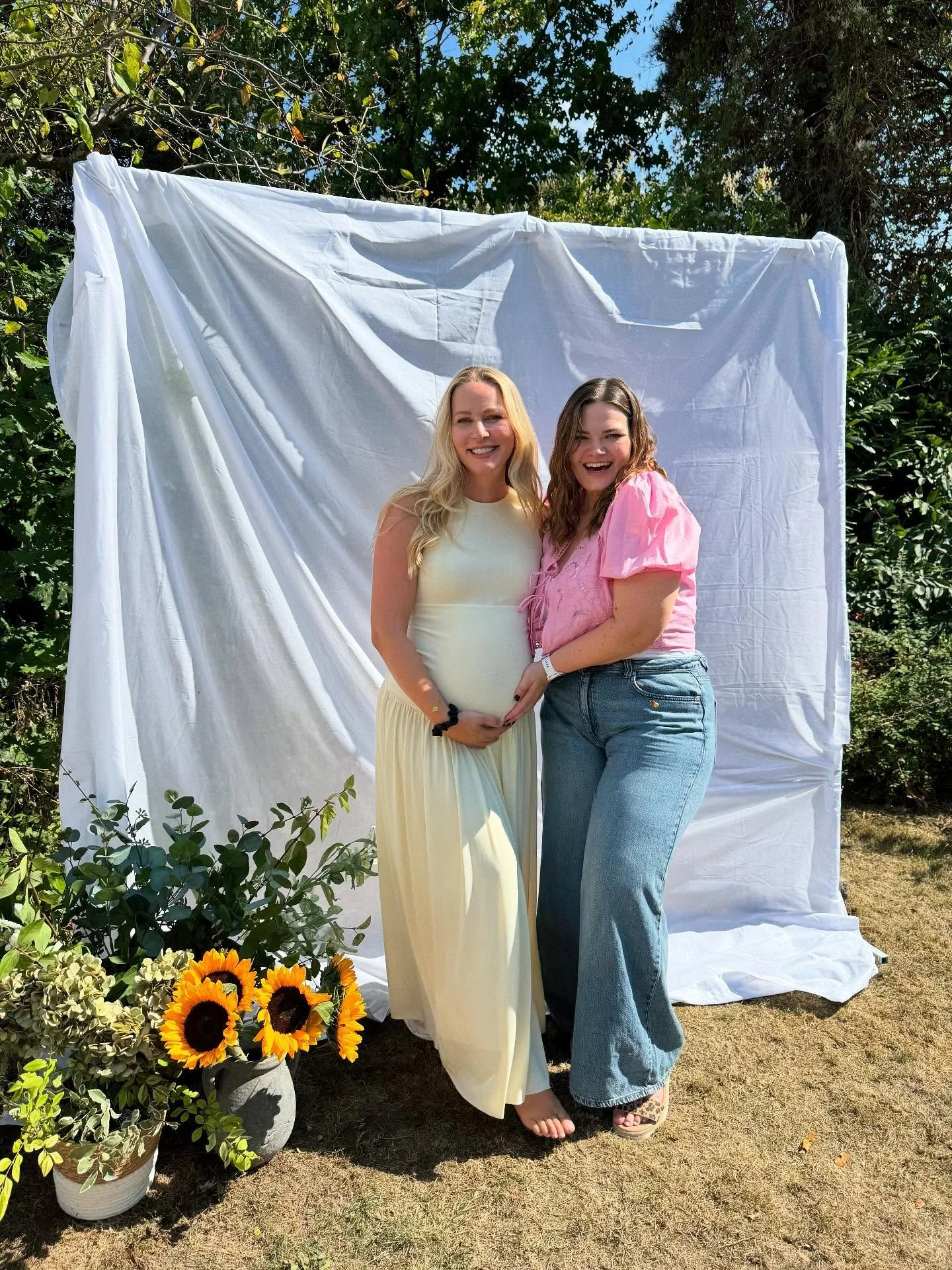 A sprinkle* full of sunshine ☀️💛

Love you and all the glorious times and people you&rsquo;ve brought into my life @bethanyread10 👑

Can&rsquo;t wait for another mini bestie soon 💛

*it was much more than a sprinkle ☔️