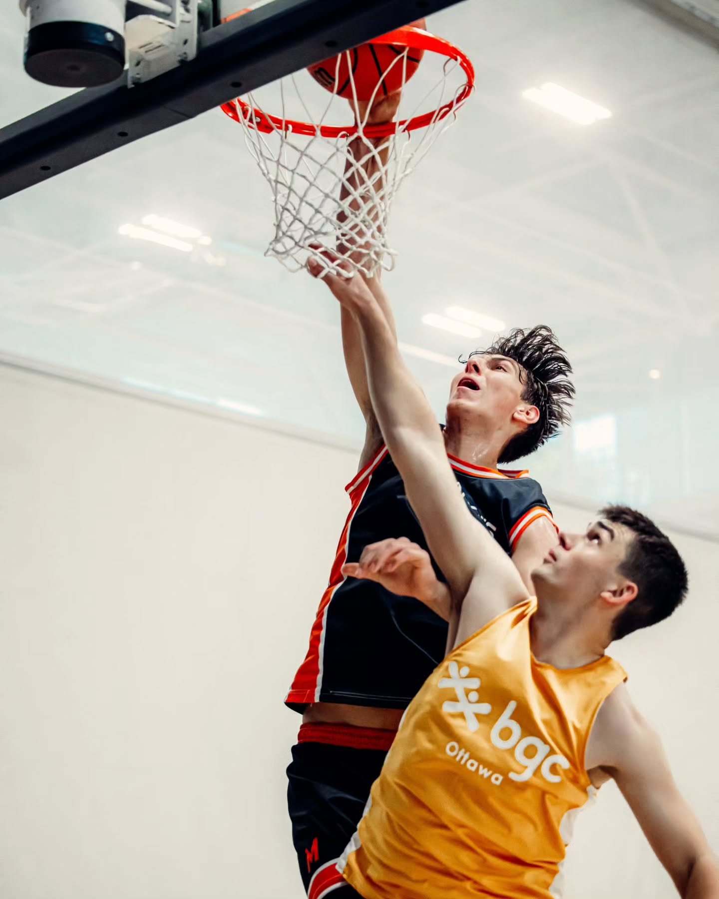 DON'T JUMP WITH BIG BEN 👀🥶 @benjaminvanbulck

Catch the Grade 11 Monarchs in the @nphshowcase Grade 12 playoffs this weekend!

#ElijahsPerspective
#Makeway #LegacyInMotion #MonarchsFamily #MonarchsBasketball #LevelUp #NextGen
