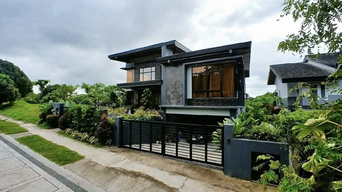 Exclusive Ayala Westgrove Heights Home - 6BR, Infinity Pool, Mountain View