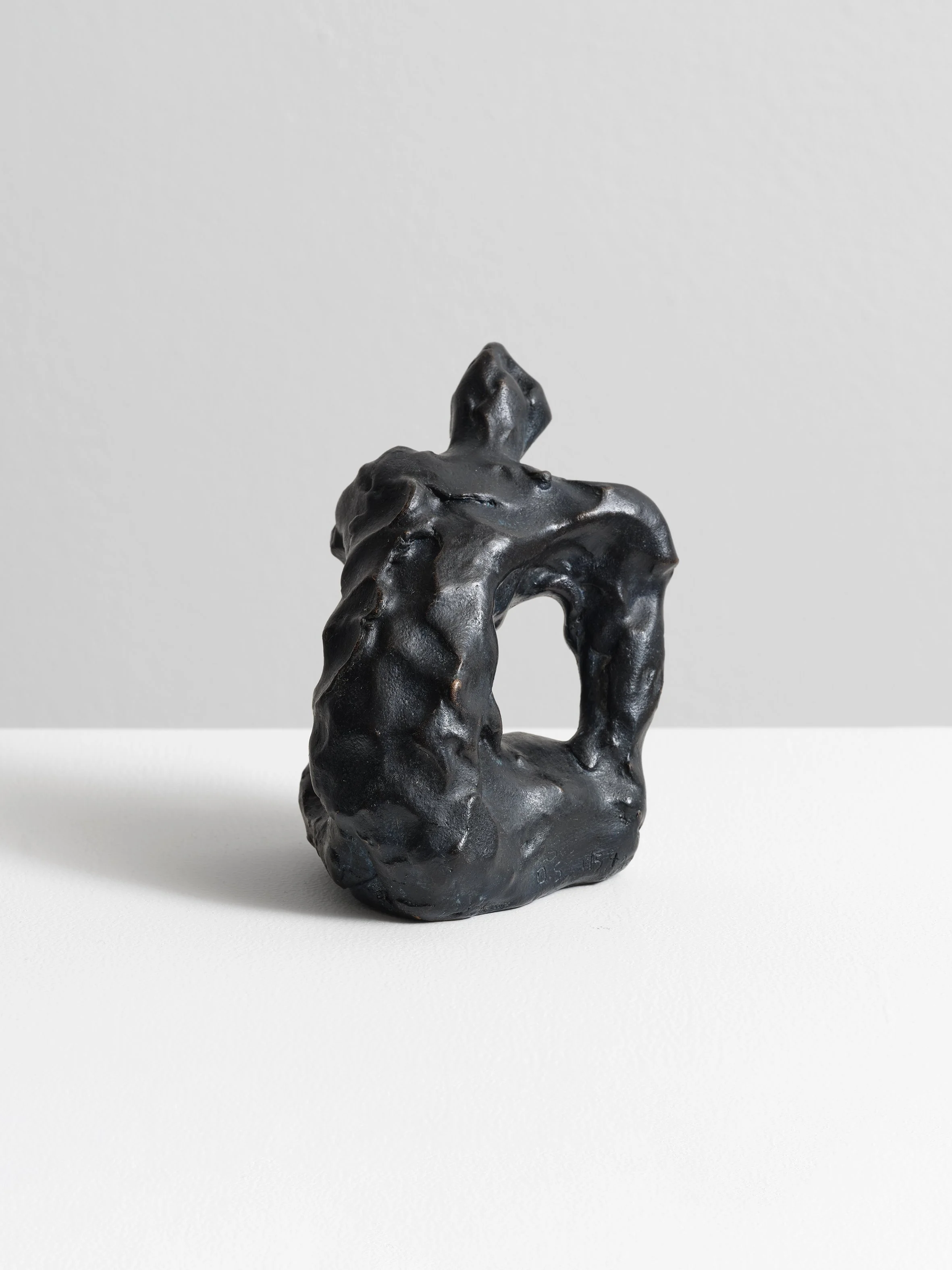 The Thinker | 2024
Bronze, 1/5, 12.5 x 9 x 11 cm
£ 4000