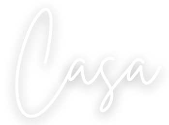 Testo scritto 'Casa' in stile script bianco su sfondo nero