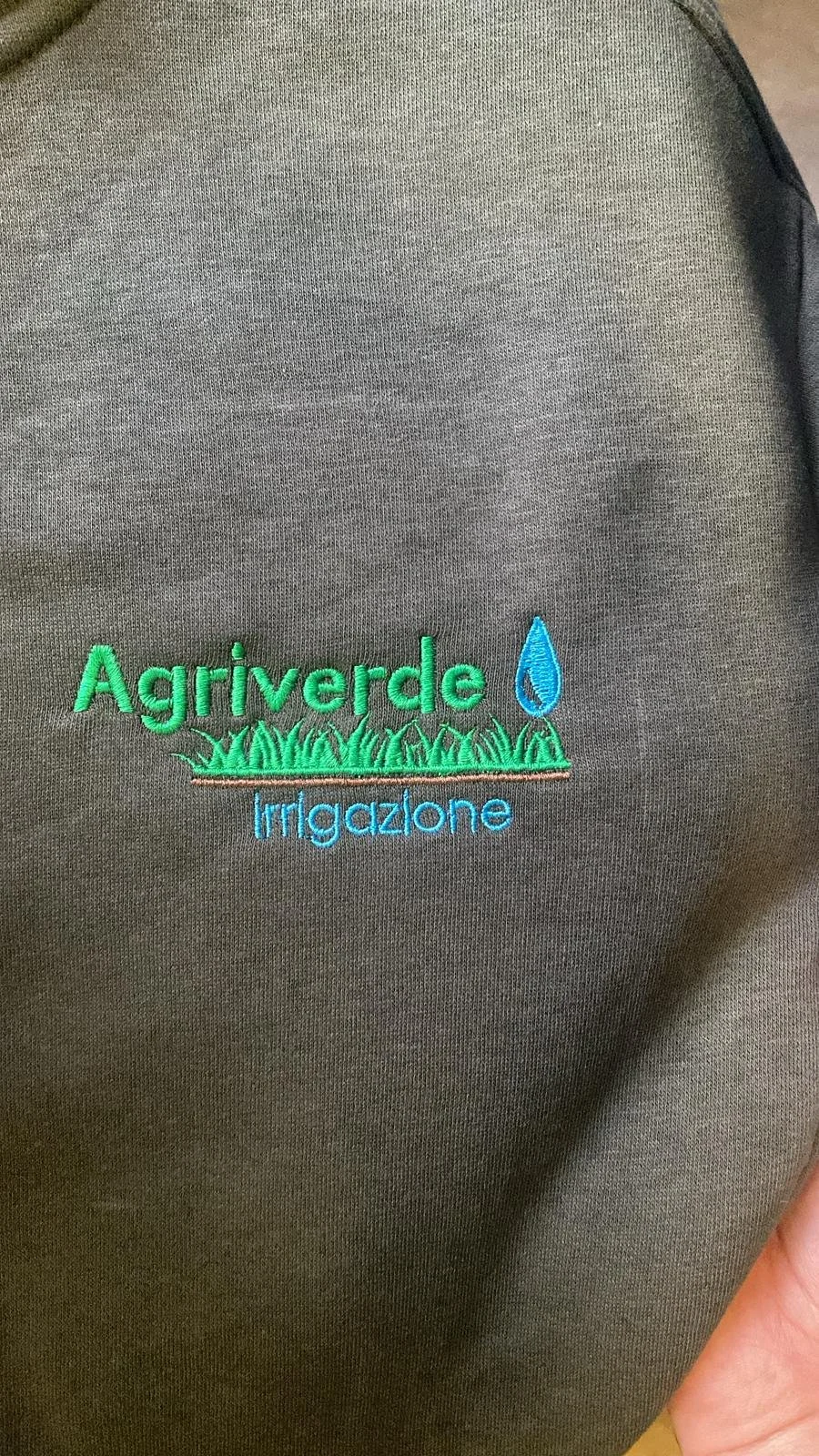 Ricamo Agriverde su divisa da lavoro