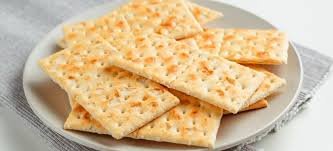 Low sodium crackers (1 or 2 packets)