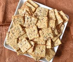 Low sodium crackers