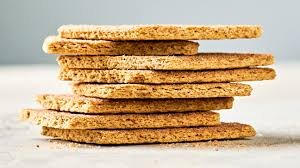 Low sodium crackers (1 or 2 packets)