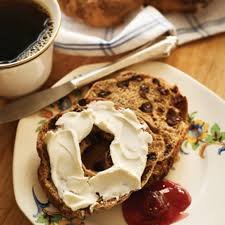 Cinnamon raisin bagel (whole or half)