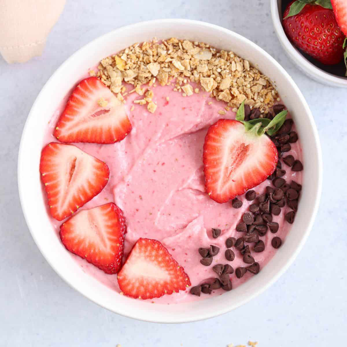 Strawberry banana yogurt light