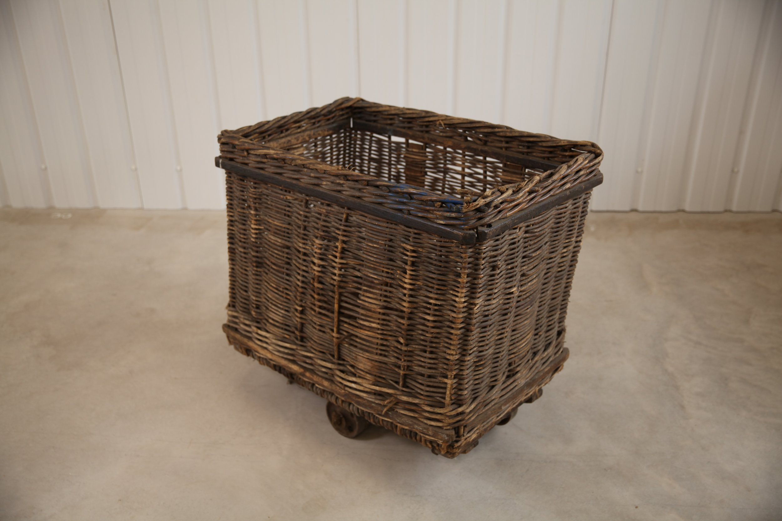 Whicker Basket on Wheels