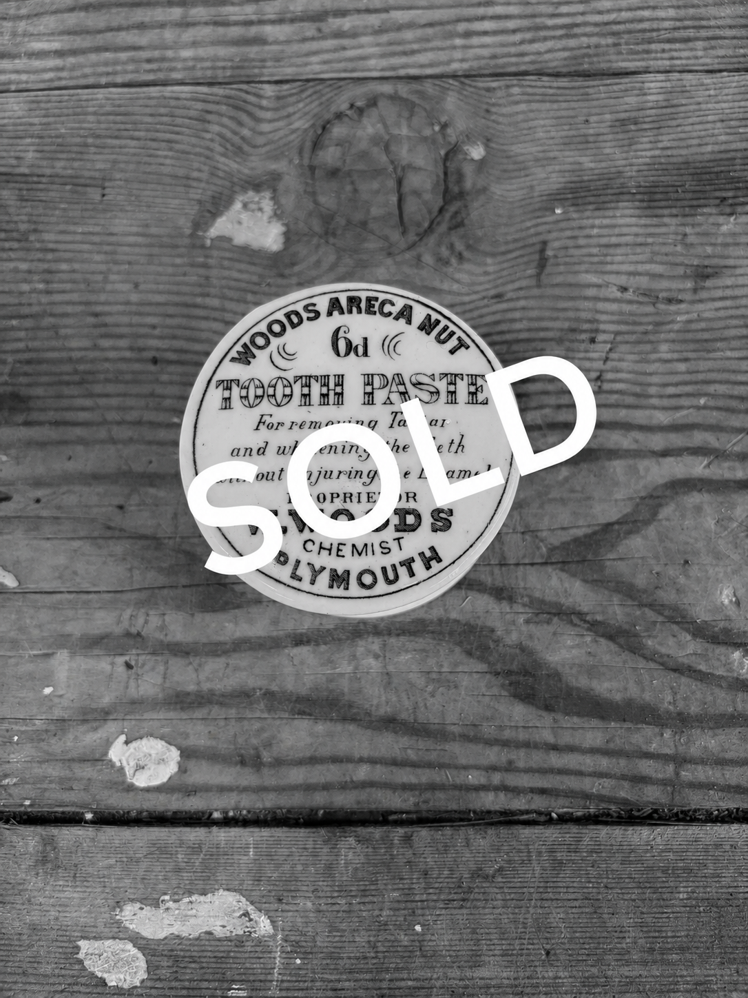 Antique Woods Areca Niut Toothpaste Pot