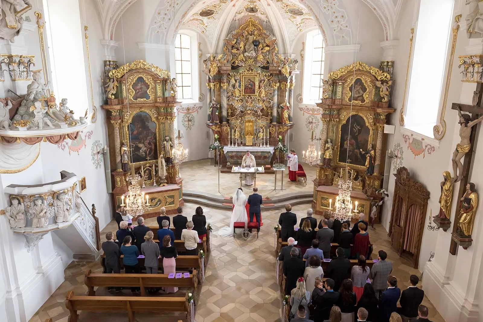 Kirchliche Trauung fotografieren lassen – die stillen und großen Momente eurer Hochzeit