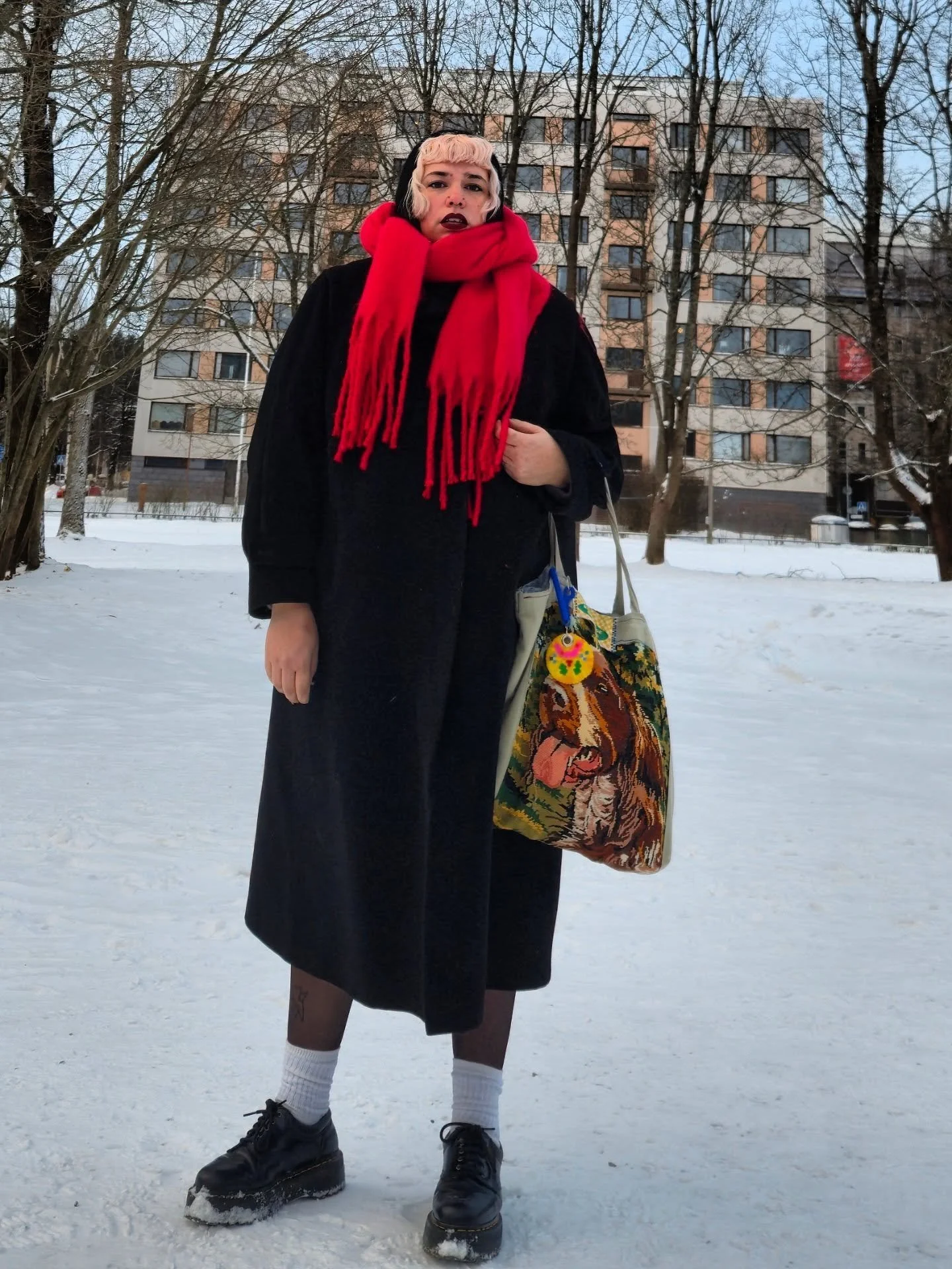 Do you see that sad keychain? I'm making more, also more handmade bags and clothes... I'll show them soon. T. FEA