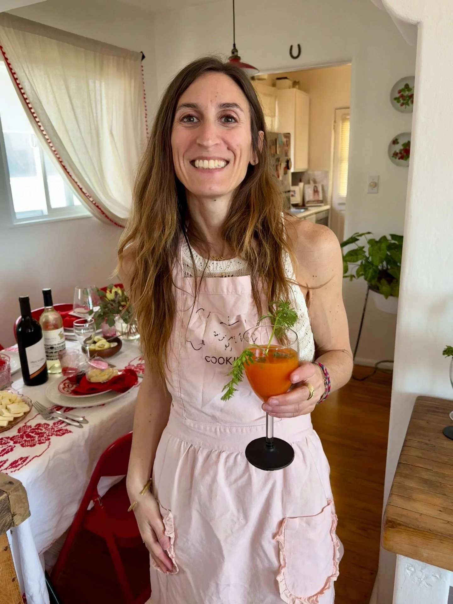 Prepping for tomorrow 🥂 Here&rsquo;s a look back to last year. Follow along to catch this year&rsquo;s shenanigan&rsquo;s!

#easter #hostesswiththemostess #eastersunday