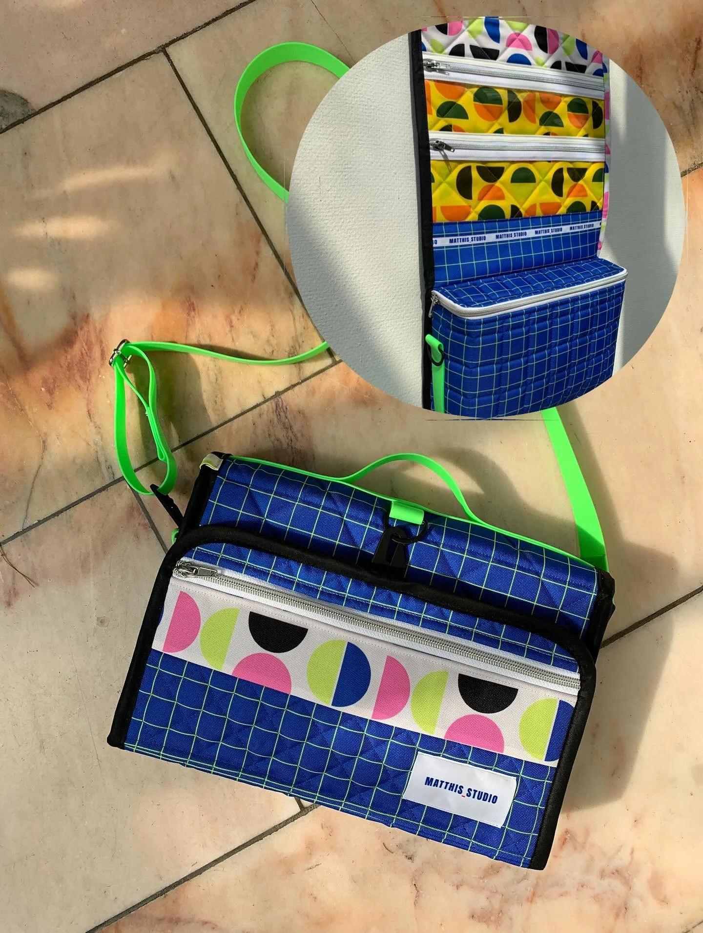 Meine erste Travel Essentials 2.0 von @patternsbyannie 🥳 Natürlich eine weiters großartiges Projekt aus der @naehgang und super erklärt und durchgeführt von @taeschis_naehstube ! Einfach wunderbar, ich liebs! ✌️🥰😇 P.S.: die Tr