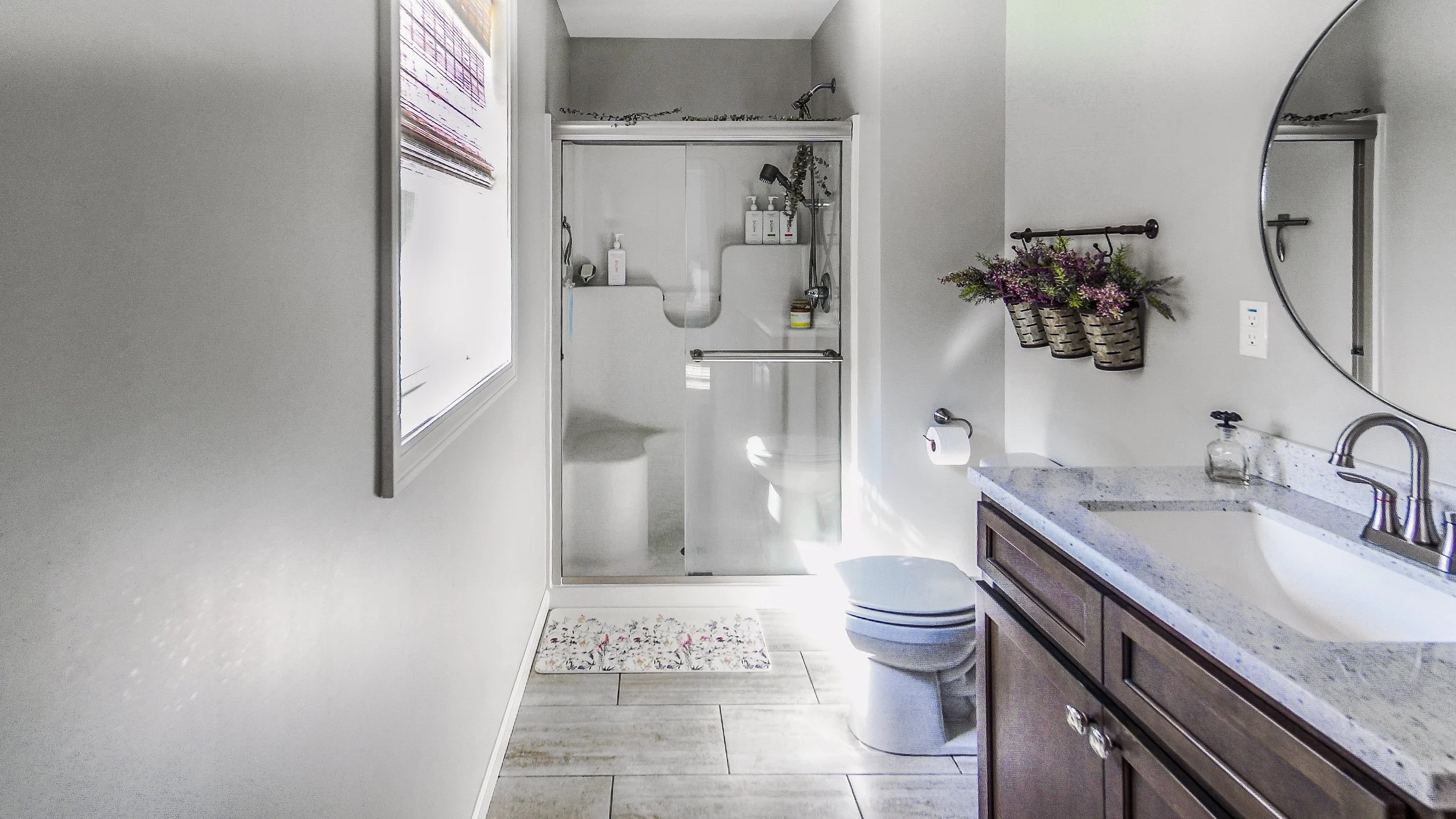 Eric Weiss Photography real estate photography Eastern Connecticut Central Connecticut  bathroom with glass shower