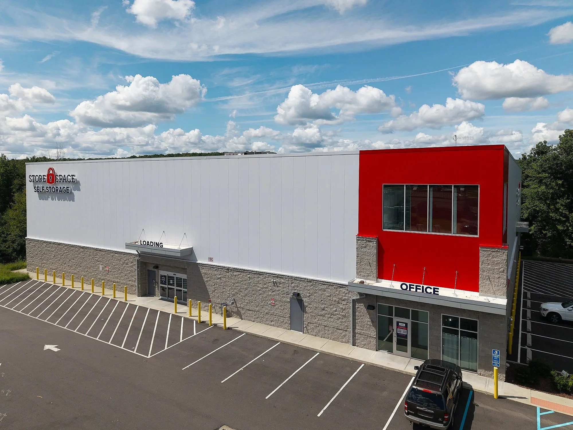 Eric Weiss Photography real estate photo of commericial building