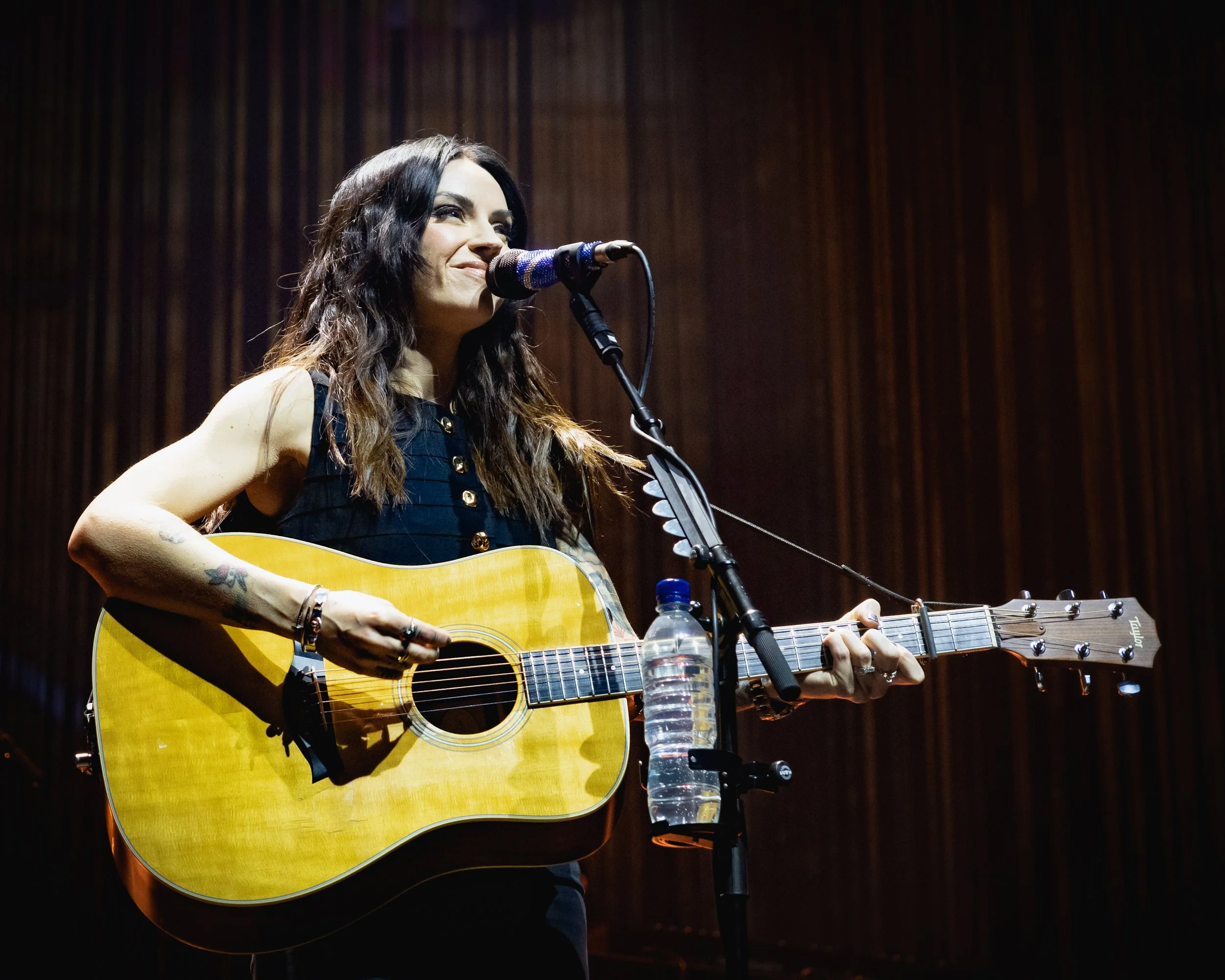 LIVE REVIEW: AMY MACDONALD - GLASGOW OVO HYDRO 11.12.2025 