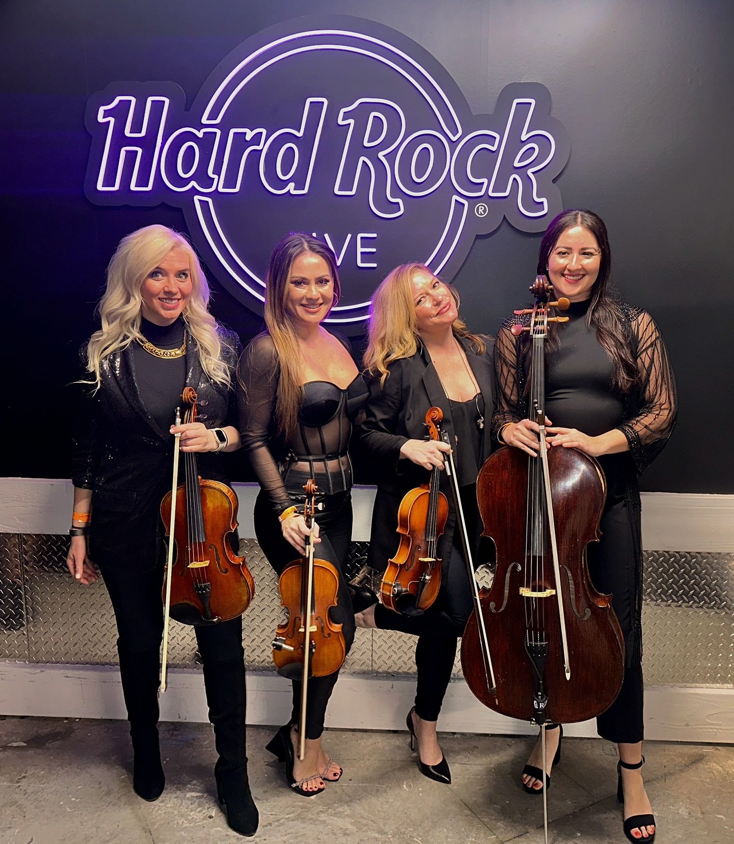 Burna Boy at Hard Rock Live, Hollywood FL with Strings by @suncoastartists