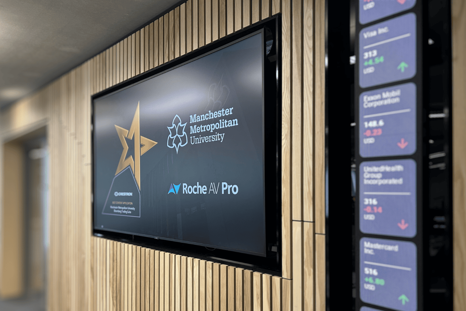 Crestron Award Bloomberg - MMU pics (14).png