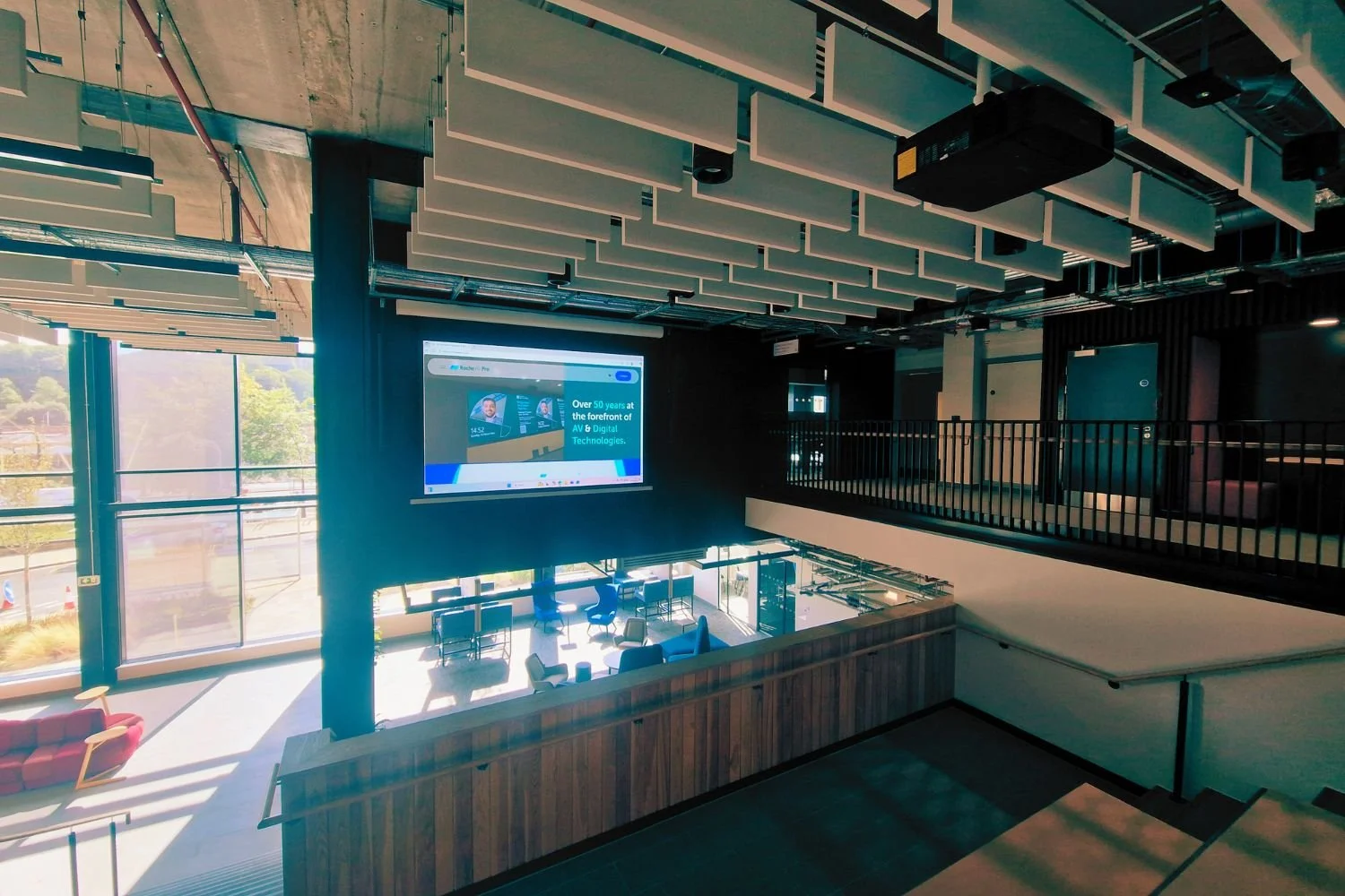 SHU projector epson 3.jpg