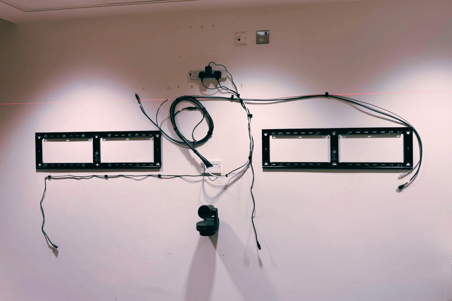 Project Snapshot: UCLH Meeting Room Behind the Screens