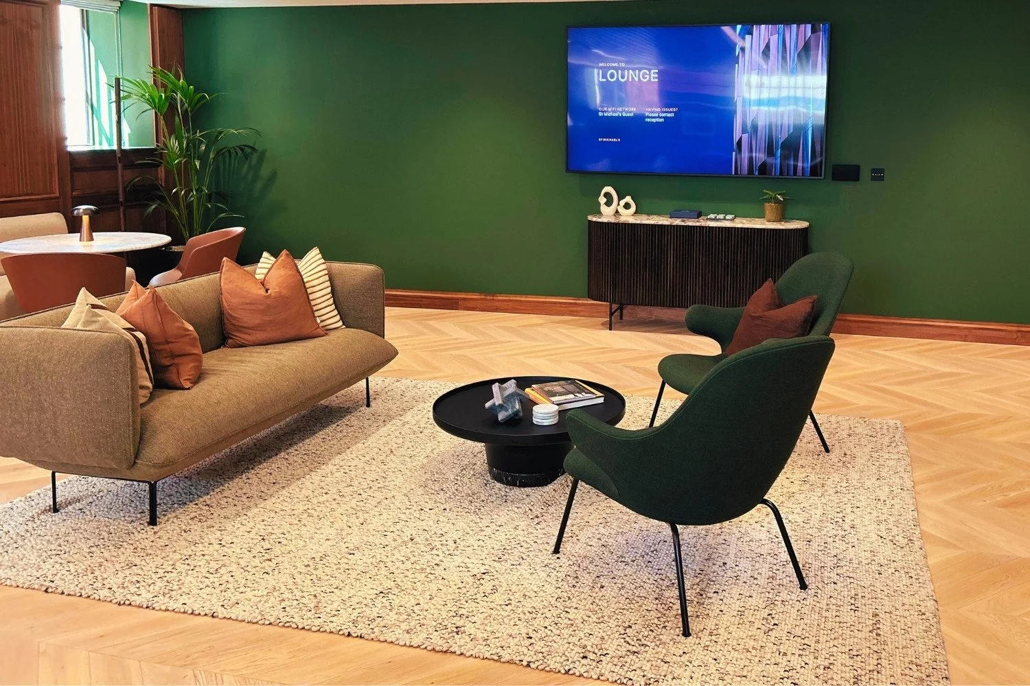 stm lounge 1.jpg