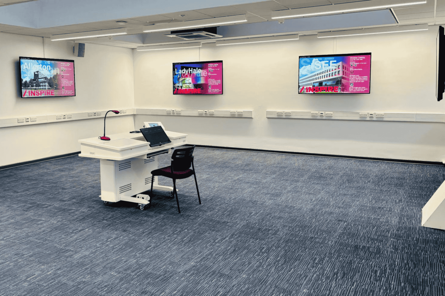 Uni Of Salford - Allerton ASL203 Inspire Collaboration Suite, Maxwell 5.png