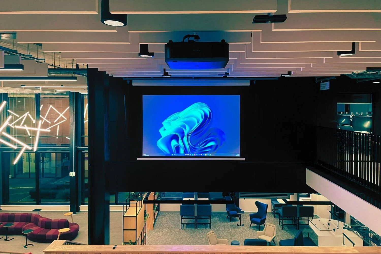 SHU projector epson 1.jpg