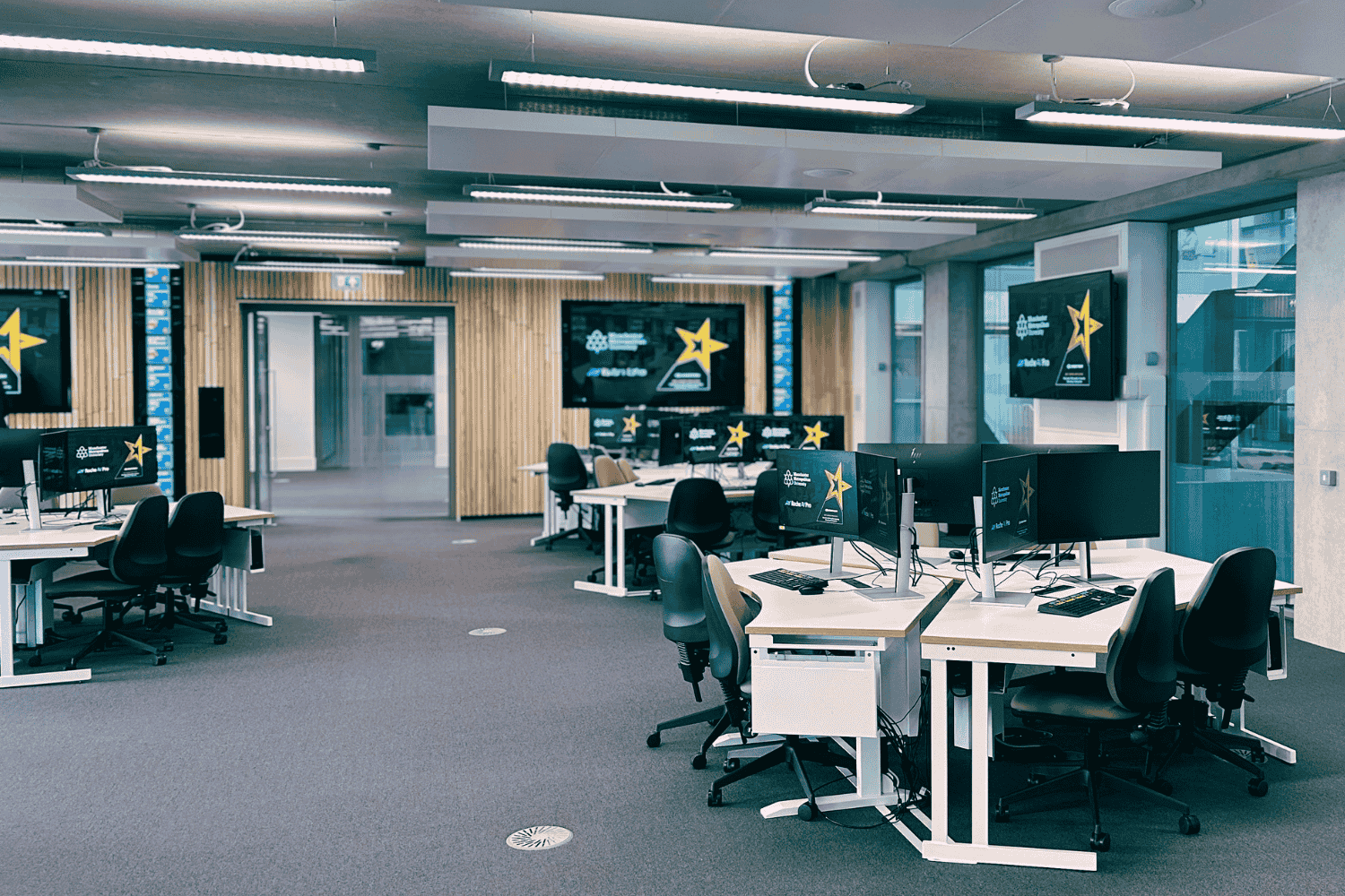 Crestron Award Bloomberg - MMU pics (2).png