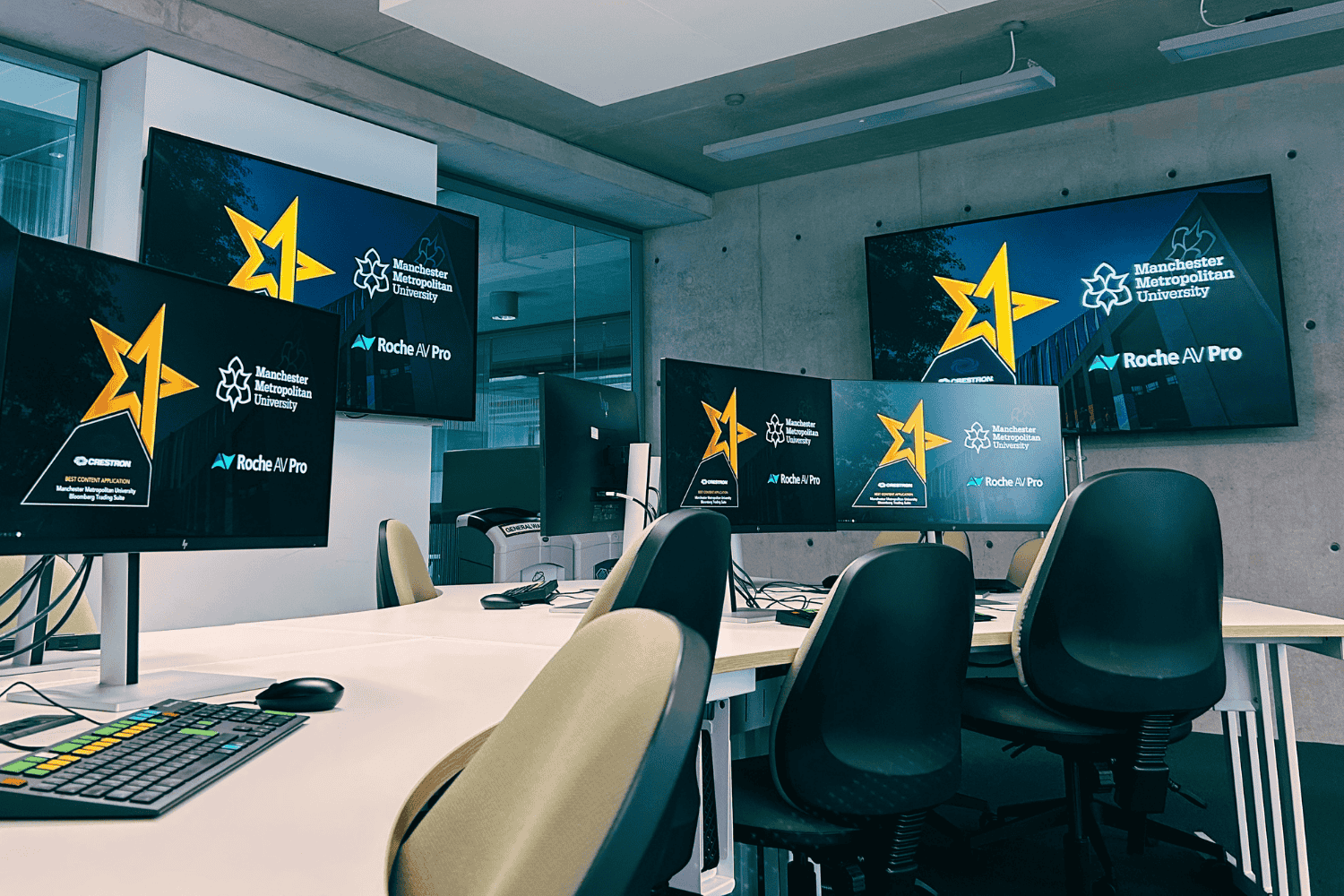 Crestron Award Bloomberg - MMU pics (7).png