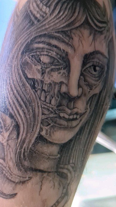 Creepy Pasta 🍝 🤌 black and grey heeled work on a clients calf. Done by @death_wizard_69