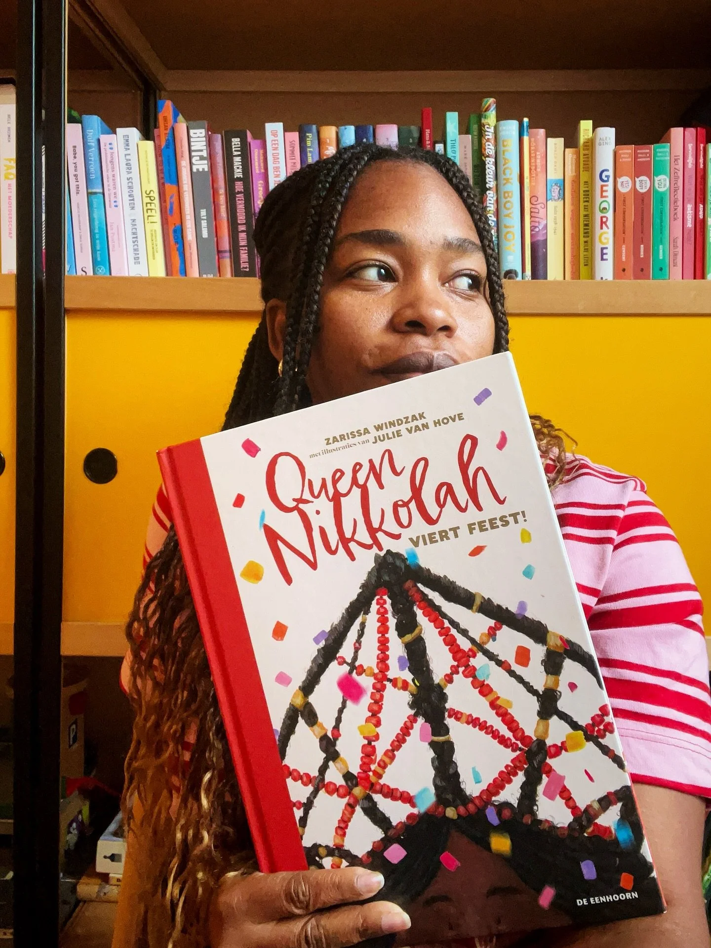 Dit is jouw herinnering dat de Voorleesweek over een maand begint &eacute;n dat ik nog beschikbaar ben voor schoolbezoeken via @auteurslezingen.