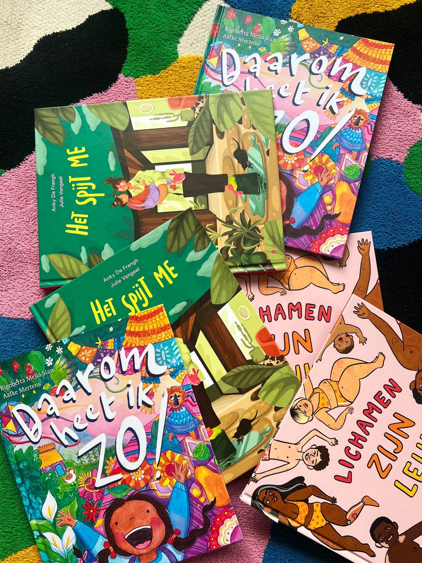 Winactie✨ Heb jij dat ook wel eens? Je koopt een boek, verliest het, koopt een nieuw exemplaar om het eerste te vervangen&hellip; en dan vind je dat eerste boek weer terug. Nee? Alleen ik? Ook goed! 

Het resultaat is in ieder geval dat ik een paar b