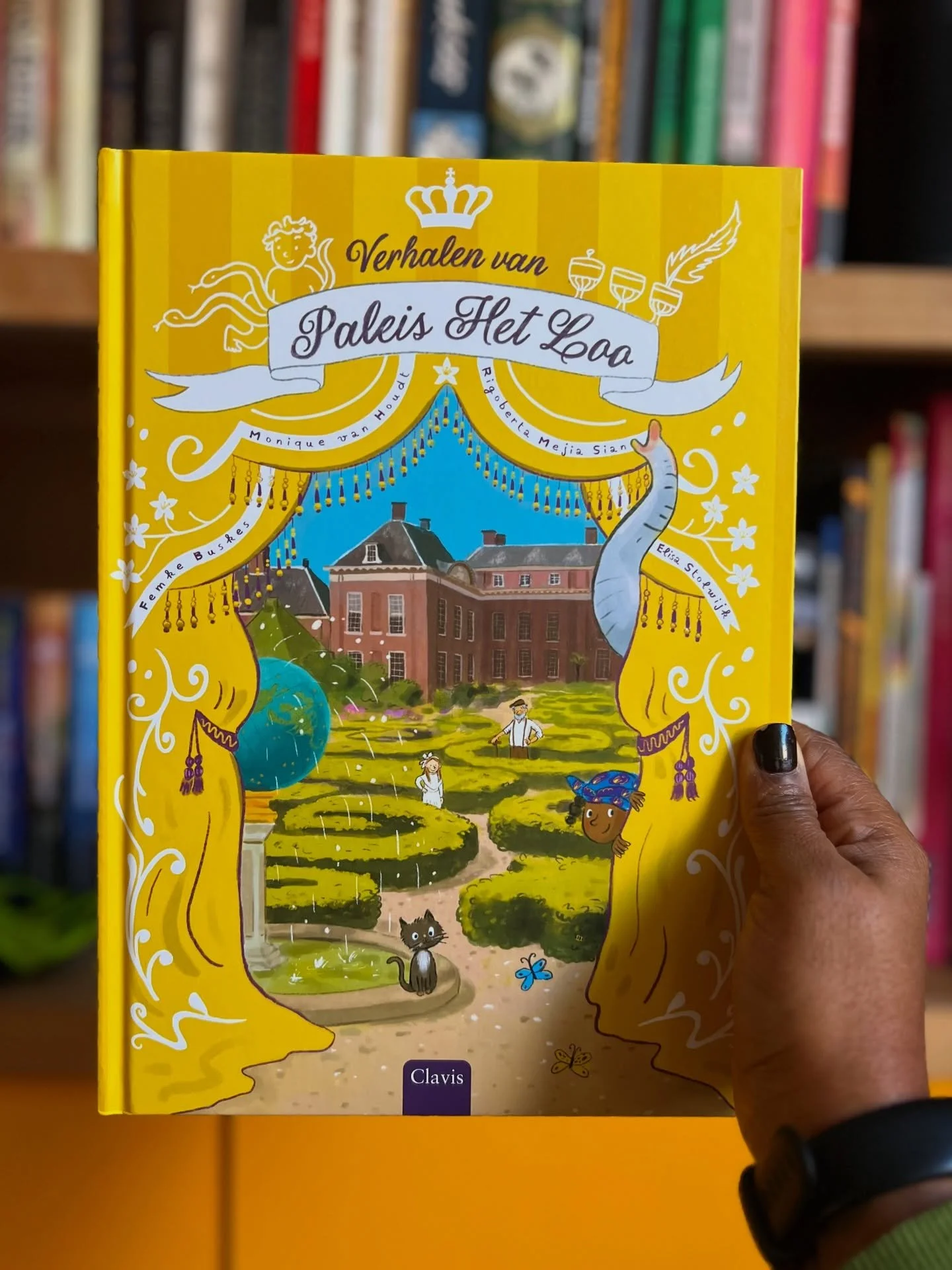 Voor ik aan Verhalen van Paleis Het Loo begon, wist ik eerlijk gezegd nauwelijks iets over het museum Paleis Het Loo. Maar na het lezen ben ik een stuk wijzer &eacute;n nieuwsgierig geworden. Zo nieuwsgierig zelfs, dat ik het paleis en de tuinen nu g