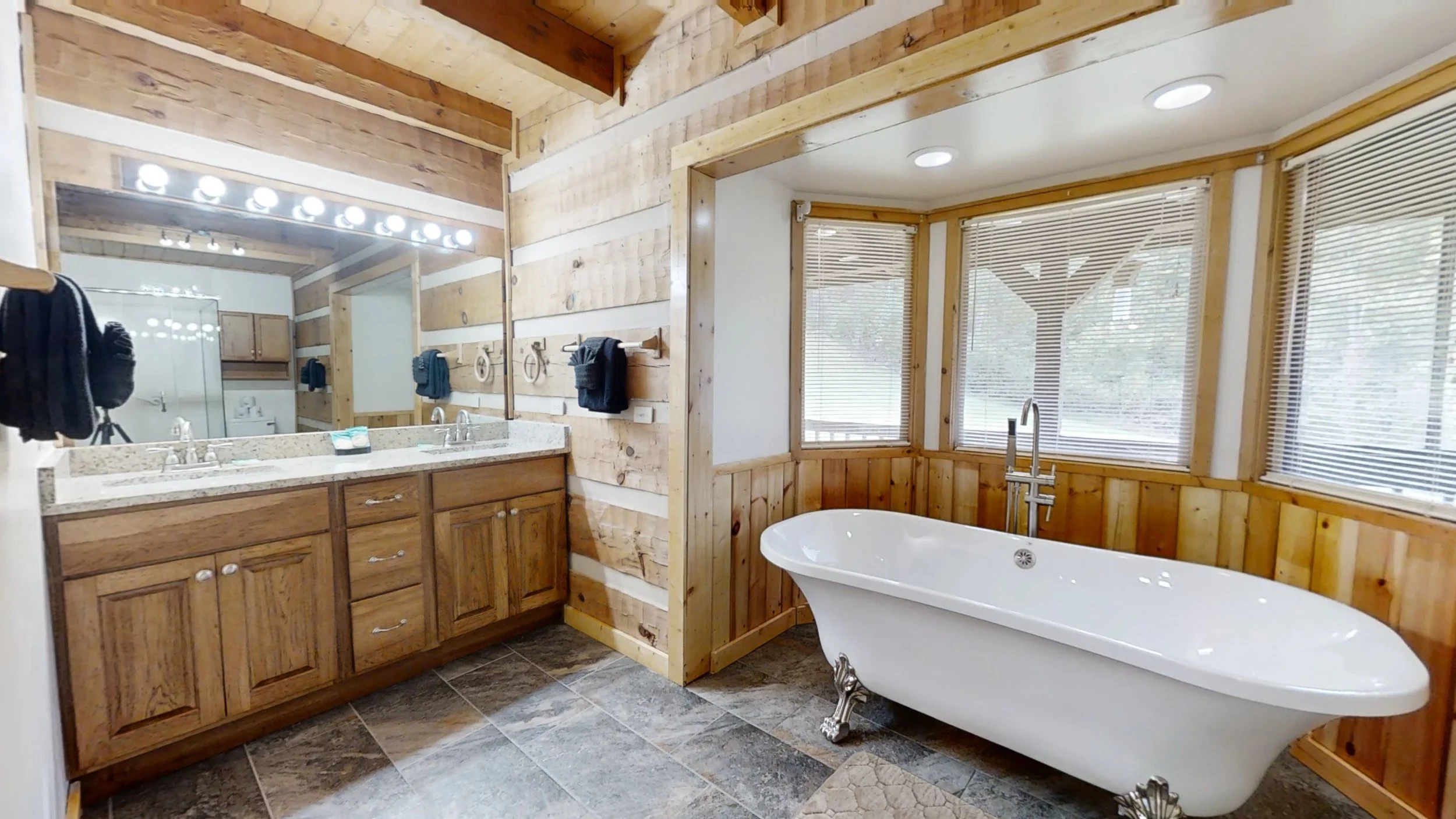 Dogwood-Acre-master-bathroom(2).jpg
