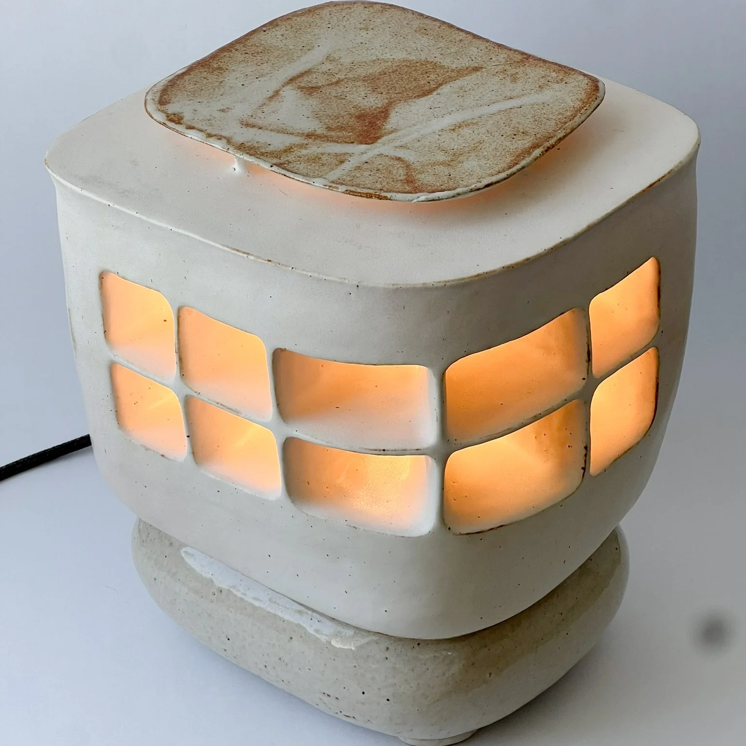 OTHER CERAMIC LAMPS