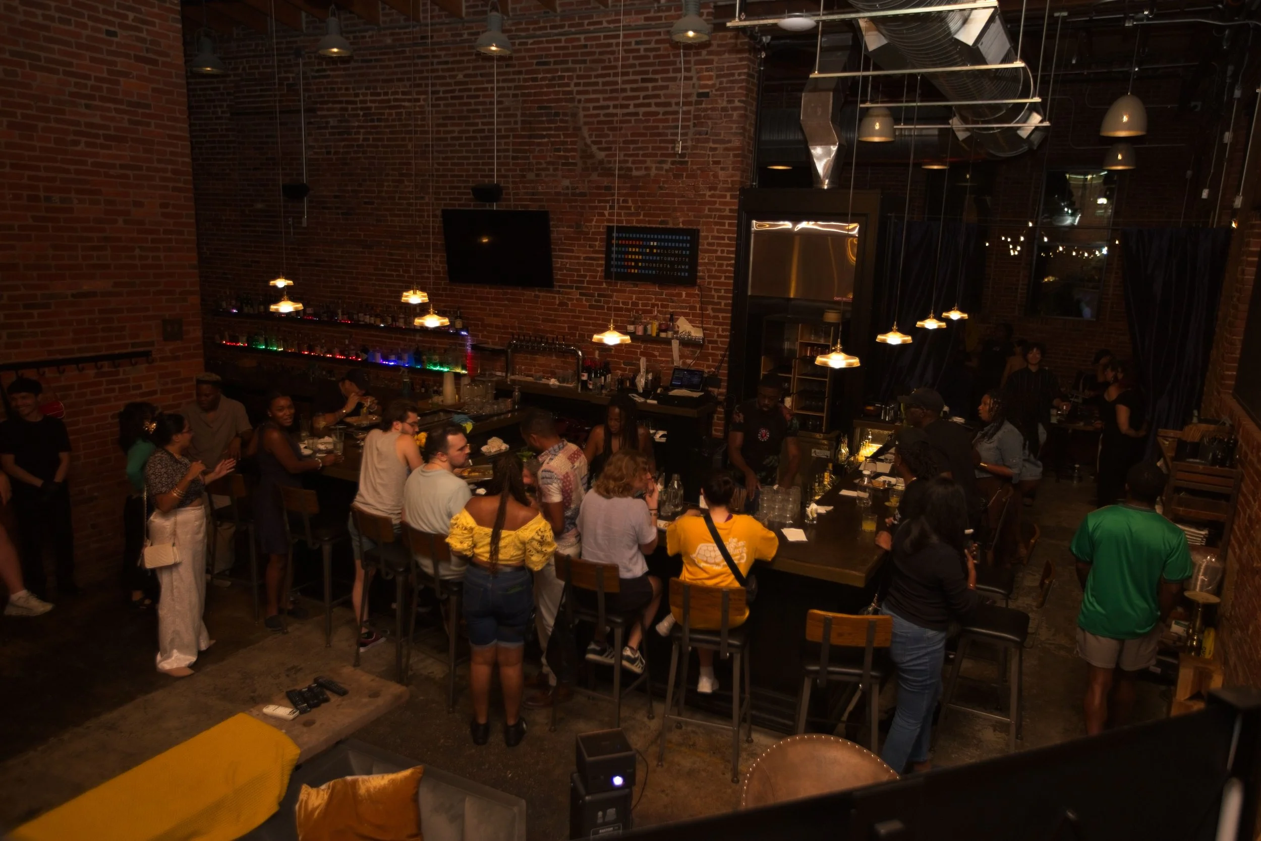 06 Motte Crowded Bar.jpg