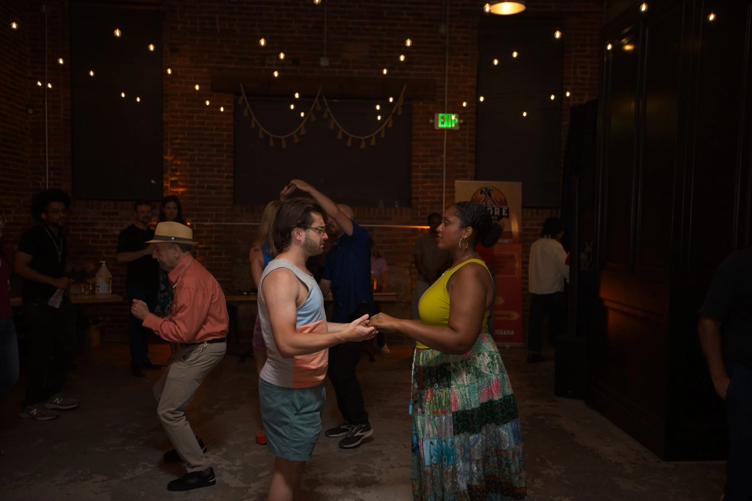 21 Couple Dancing.jpg