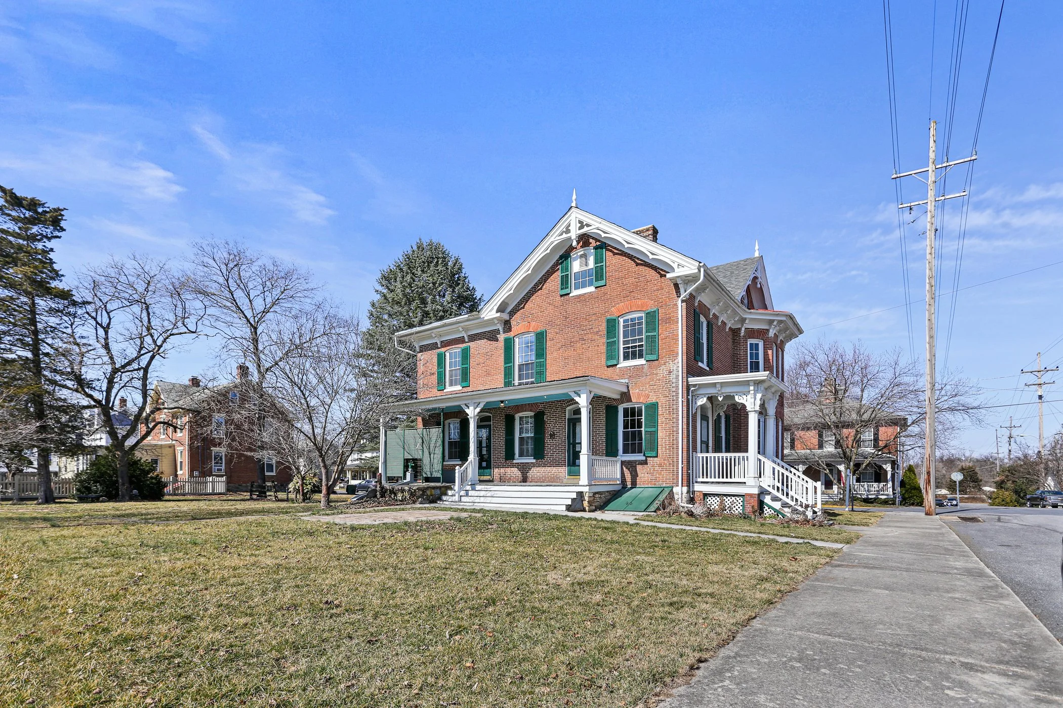 33 West Broadway Street_002.jpg